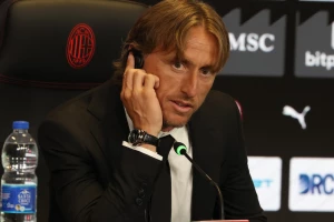 Stopama idola Zvonimira Bobana, Modrić predstavljen: "Milan oduvek poseban u mom srcu"